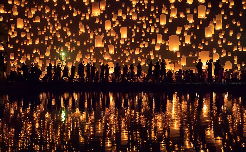 Thả đèn hoa đăng ở Chiang Mai - Beboy photo